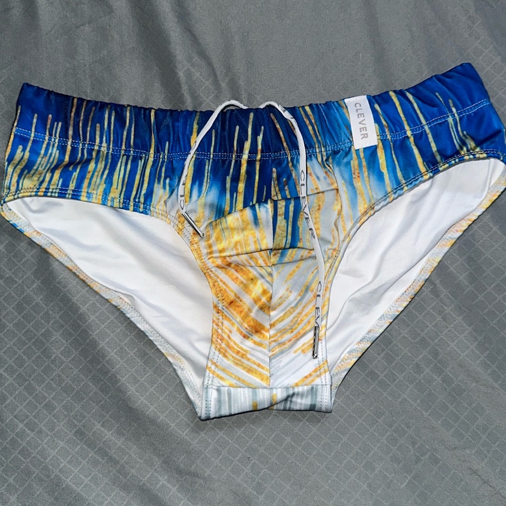 Clever swimming brief